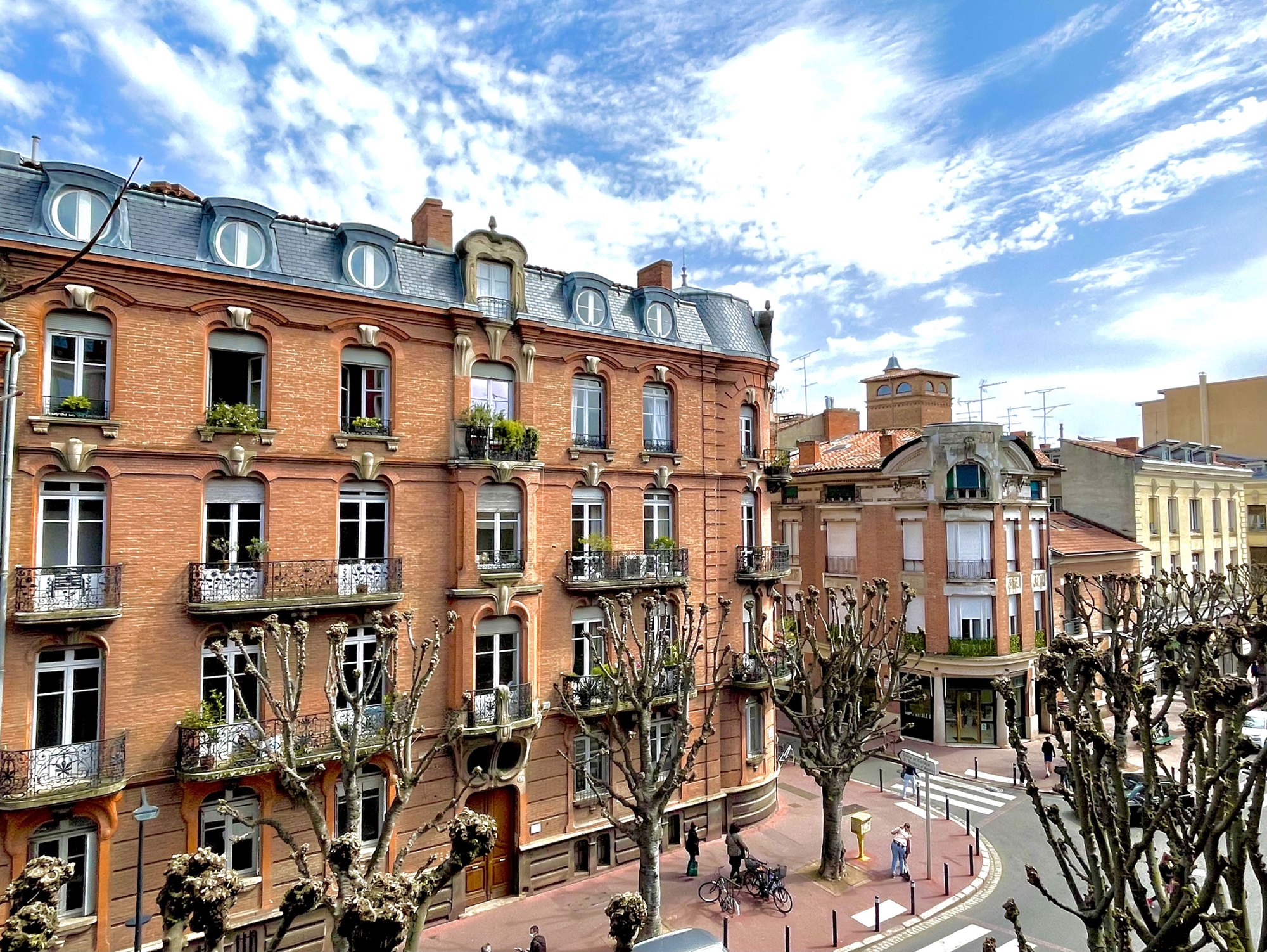 Façades de brique toulousaine