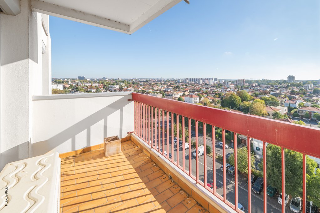 Vue dégagée depuis la terrasse du T4